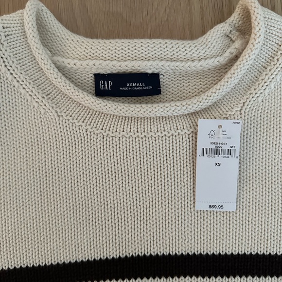NWT GAP Women’s Rollneck stripe Sweater, Cream and Brown Stripe XS - Picture 3 of 3